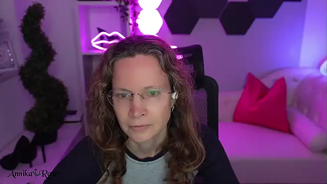 AnnikaRose online show from 02/06/26, 12:34