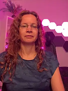 AnnikaRose online show from 05/03/26, 03:55