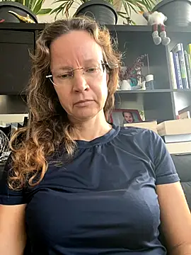 AnnikaRose online show from 10/22/25, 07:30