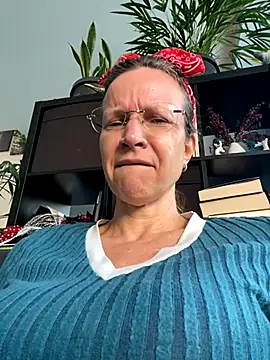 AnnikaRose online show from 09/25/25, 05:46