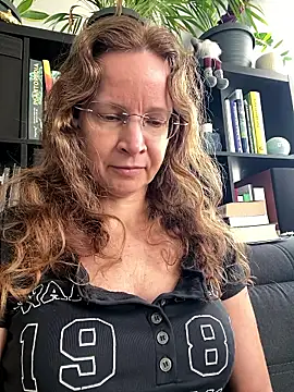 AnnikaRose online show from 03/13/26, 06:51