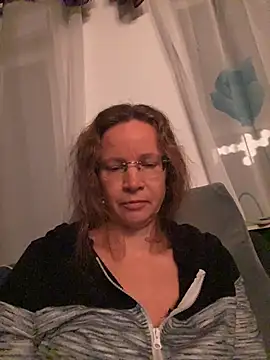 AnnikaRose online show from 11/28/25, 06:46