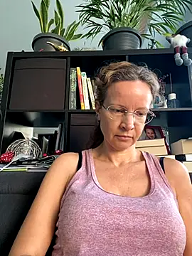 AnnikaRose online show from 09/23/25, 05:47