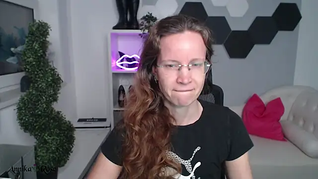 AnnikaRose online show from 03/16/25, 12:00