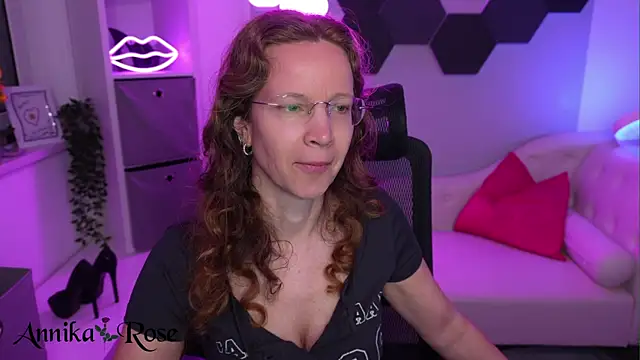 AnnikaRose online show from 03/20/26, 06:47