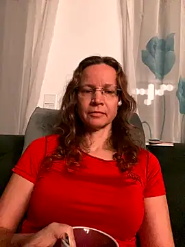 AnnikaRose online show from 12/03/25, 06:47