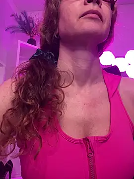 AnnikaRose online show from 04/24/26, 05:53