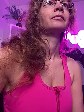 AnnikaRose online show from 04/29/26, 06:17