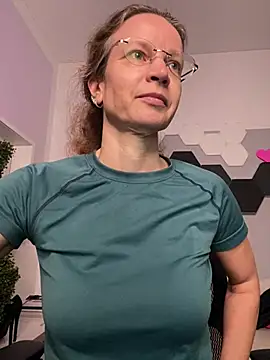 AnnikaRose online show from 01/10/26, 07:47