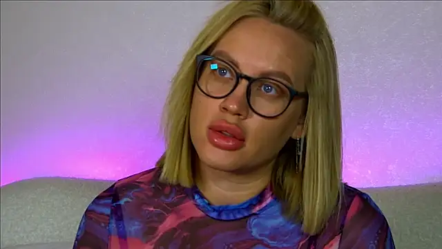 MariaNeumann online show from 10/23/25, 06:34