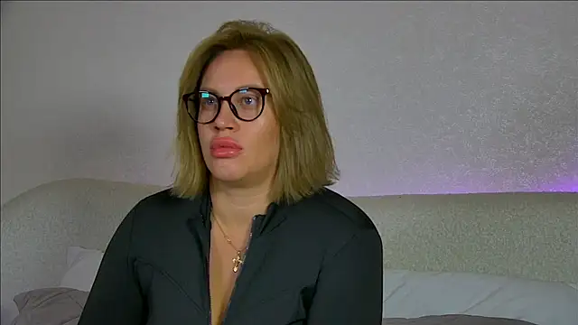 MariaNeumann online show from 09/14/25, 06:08