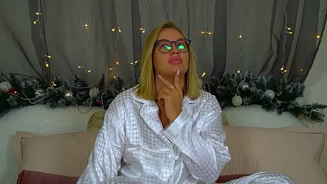 MariaNeumann online show from 12/03/25, 06:25