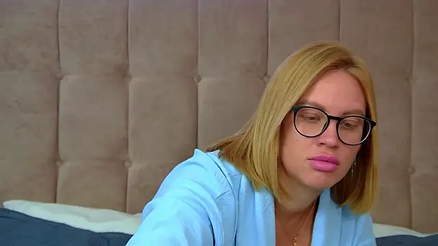 MariaNeumann online show from 10/09/25, 06:36