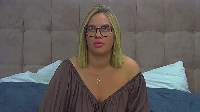 MariaNeumann online show from 11/29/25, 06:30