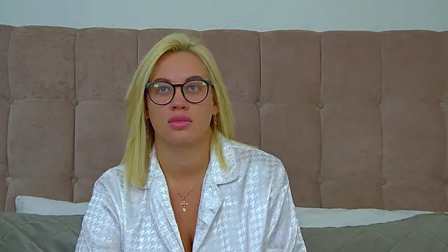 MariaNeumann online show from 02/12/26, 06:24