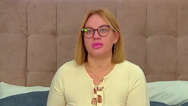 MariaNeumann online show from 09/18/25, 06:38