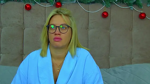 MariaNeumann online show from 12/19/25, 06:27