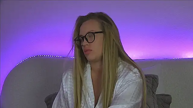 MariaNeumann online show from 03/16/25, 09:37