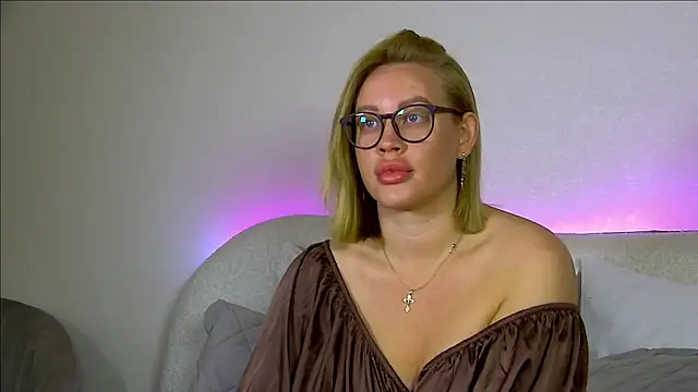 MariaNeumann online show from 10/02/25, 06:28