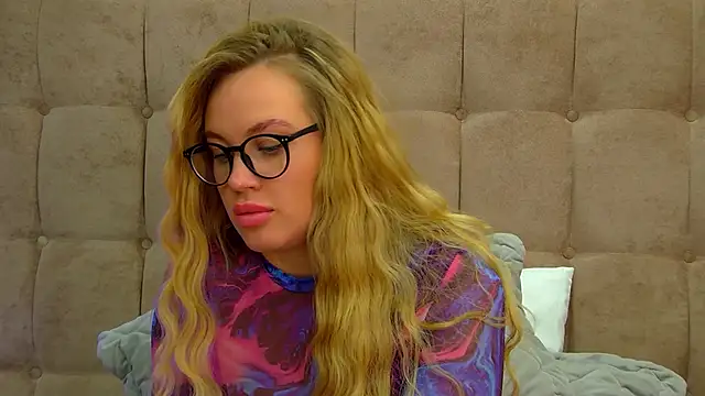 MariaNeumann online show from 03/07/25, 04:22