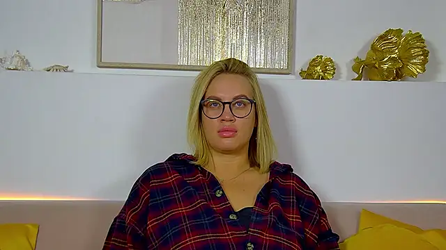 MariaNeumann online show from 11/21/25, 06:23