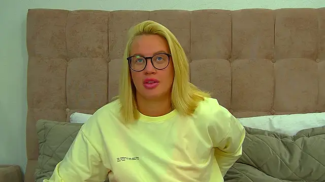 MariaNeumann online show from 02/10/26, 06:40