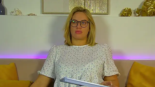 MariaNeumann online show from 01/16/26, 06:28