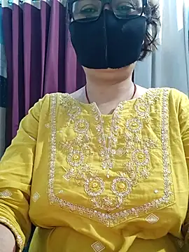 Snapshot of Aishwaryaa_69 chatting on 06/23/26, 01:58 Aishwaryaa 69 online show from 06/23/26, 01:58