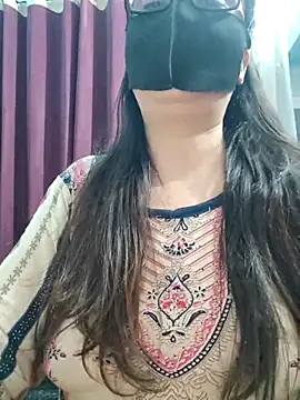 Aishwaryaa 69 online show from 05/18/26, 02:33