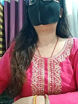 Snapshot of Aishwaryaa_69 chatting on 07/20/26, 06:32 Aishwaryaa 69 online show from 07/20/26, 06:32