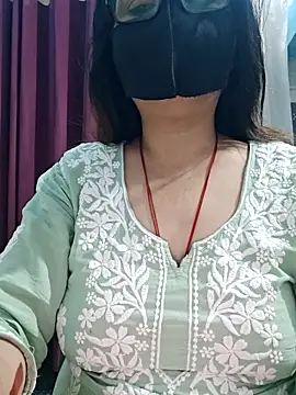 Aishwaryaa 69 online show from 04/08/26, 02:35