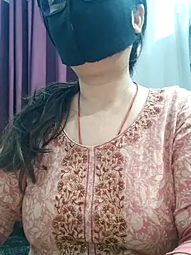 Aishwaryaa 69 online show from 05/13/26, 03:02