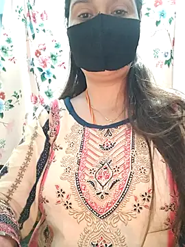 Aishwaryaa 69 online show from 10/14/25, 02:45