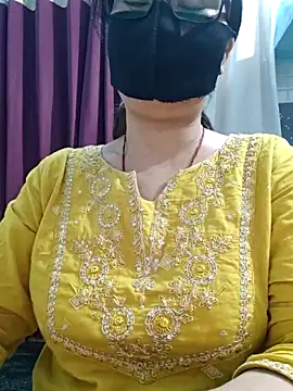 Snapshot of Aishwaryaa_69 chatting on 06/18/26, 11:15 Aishwaryaa 69 online show from 06/18/26, 11:15