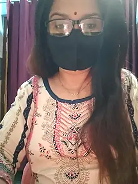 Aishwaryaa 69 online show from 10/27/25, 11:44