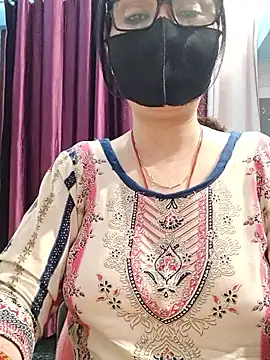 Aishwaryaa 69 online show from 12/23/25, 07:51