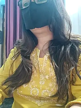 Aishwaryaa 69 online show from 04/10/26, 02:40