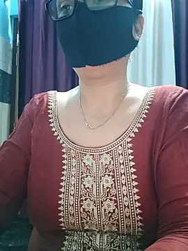 Aishwaryaa 69 online show from 10/30/25, 11:19