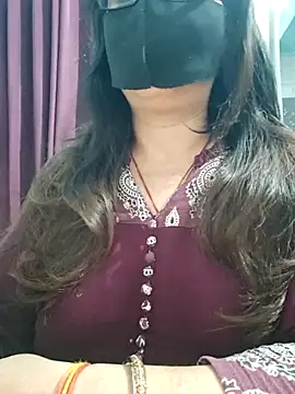 Snapshot of Aishwaryaa_69 chatting on 07/11/26, 02:23 Aishwaryaa 69 online show from 07/11/26, 02:23