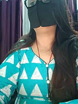 Aishwaryaa 69 online show from 11/22/25, 10:47