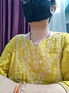 Aishwaryaa 69 online show from 05/26/26, 02:42