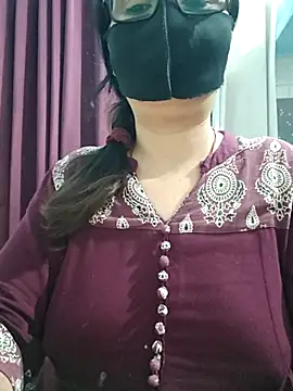Snapshot of Aishwaryaa_69 chatting on 07/10/26, 01:22 Aishwaryaa 69 online show from 07/10/26, 01:22