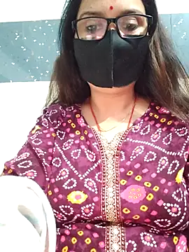 Aishwaryaa 69 online show from 11/17/25, 11:36