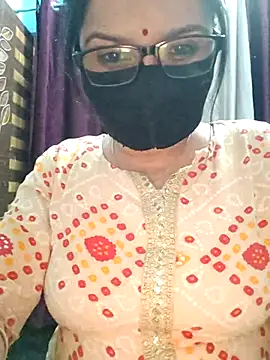 Aishwaryaa 69 online show from 10/28/25, 04:39