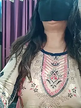 Aishwaryaa 69 online show from 04/26/26, 01:47