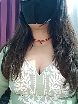 Aishwaryaa 69 online show from 03/25/26, 10:03