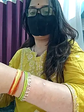 Aishwaryaa 69 online show from 04/23/26, 02:40