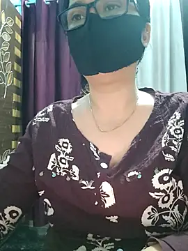 Aishwaryaa 69 online show from 10/31/25, 12:24