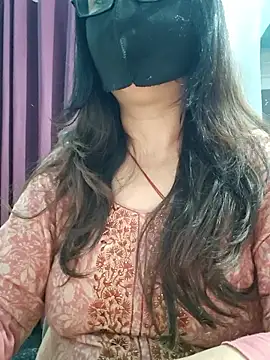 Aishwaryaa 69 online show from 04/05/26, 03:35