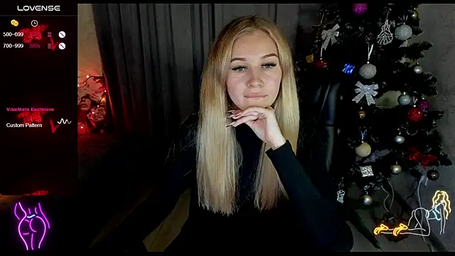  NigoNika online show from 11/28/25, 01:33